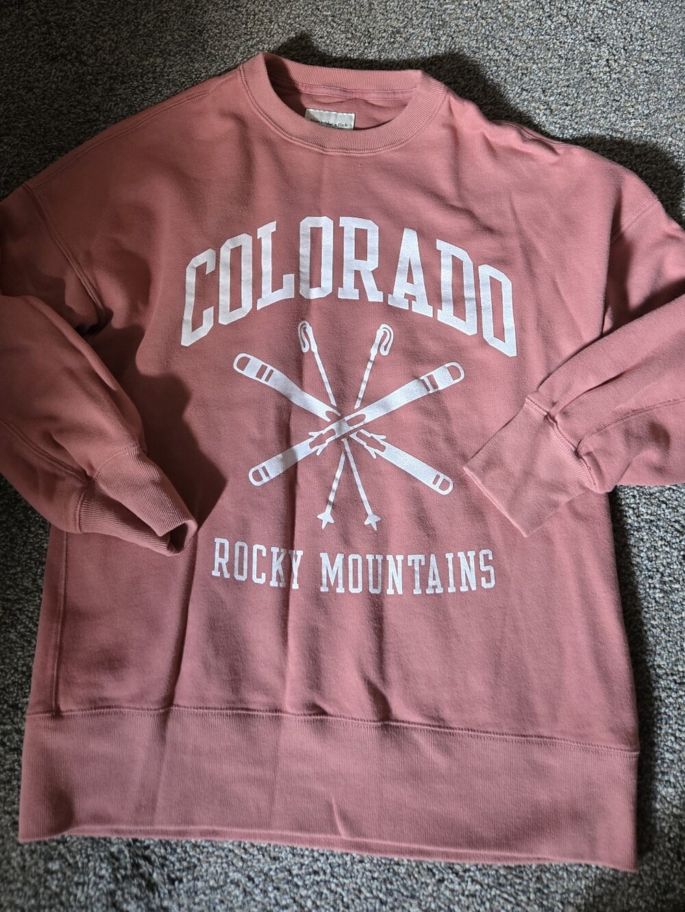 Abercrombie & Fitch Colorado Rocky Mountains Crewneck - Dusty Rose